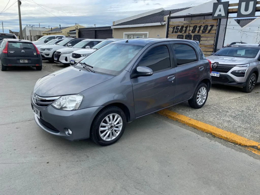 ETIOS XLS 1.5 5 PUERTAS – CAJA MANUAL