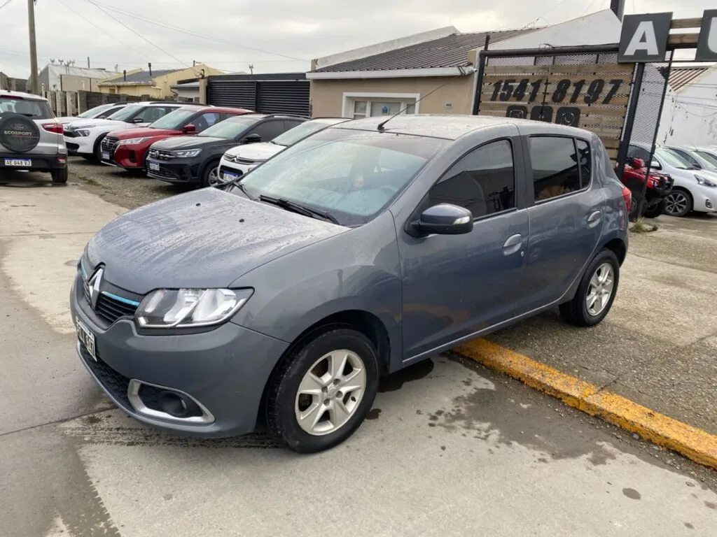 Renault NUEVO SANDERO PRIVILEGE – 5 PUERTAS – CAJA MANUAL